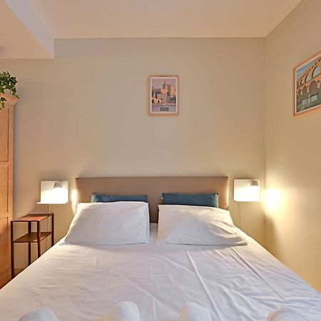 Au Coeur Des Papes, Dans Batisse De Charme Studios & Appartements En Coeur De Ville Avignon Luaran gambar