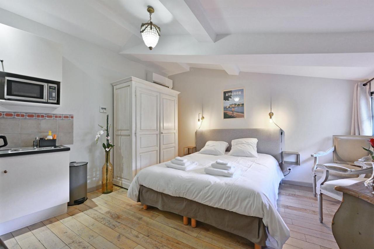 Au Coeur Des Papes, Dans Batisse De Charme Studios & Appartements En Coeur De Ville Avignon Luaran gambar