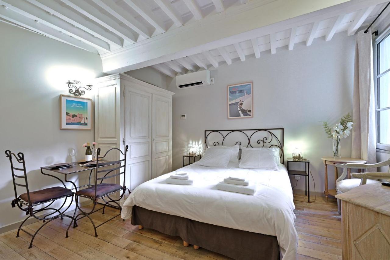Au Coeur Des Papes, Dans Batisse De Charme Studios & Appartements En Coeur De Ville Avignon Luaran gambar