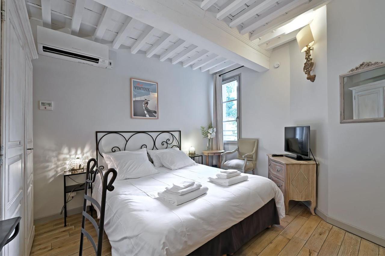 Au Coeur Des Papes, Dans Batisse De Charme Studios & Appartements En Coeur De Ville Avignon Luaran gambar