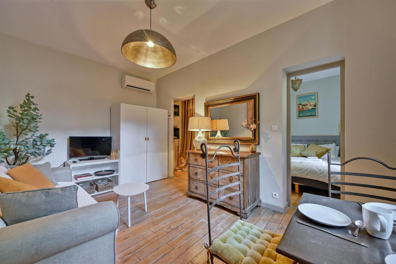 Au Coeur Des Papes, Dans Batisse De Charme Studios & Appartements En Coeur De Ville Avignon Luaran gambar