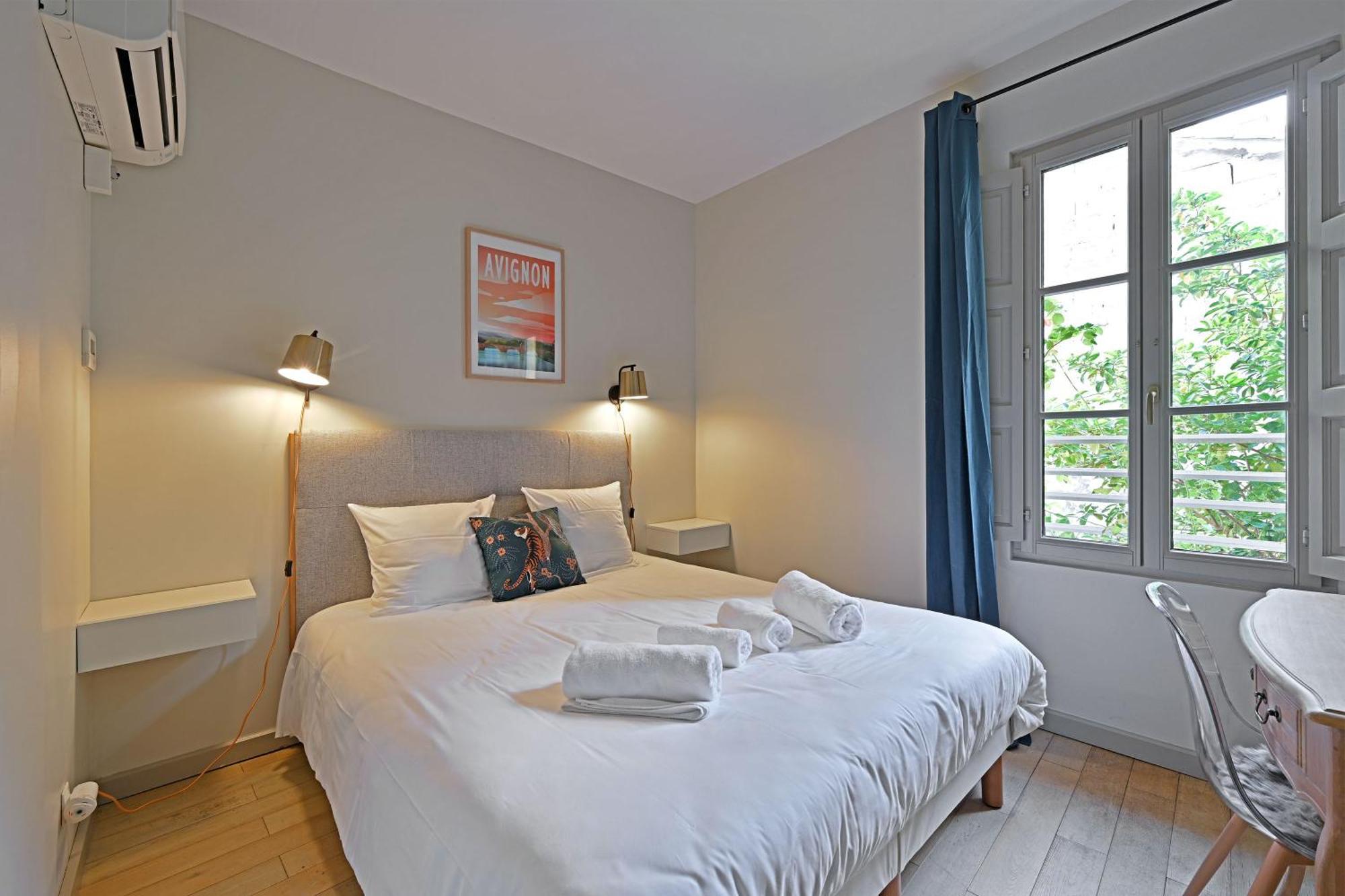 Au Coeur Des Papes, Dans Batisse De Charme Studios & Appartements En Coeur De Ville Avignon Luaran gambar